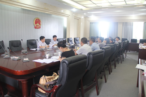 政府領(lǐng)導(dǎo)、企業(yè)代表參加了崇禮新城投資合作協(xié)議討論會(huì)(圖1)